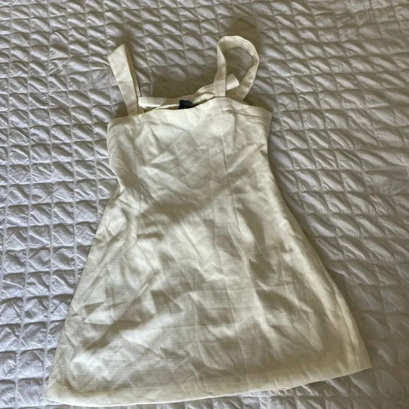 Prettylittlething cream twill out now shift dress - Picture 4 of 11